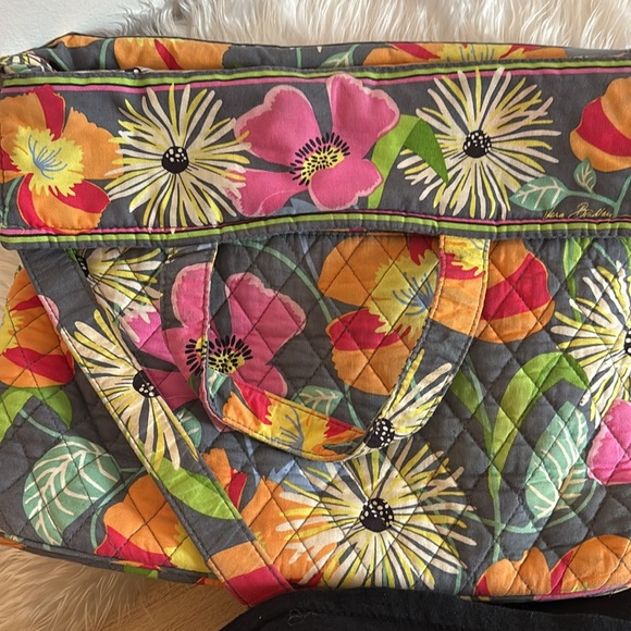 Vera Bradley Jazzy Blooms Print Messenger Bag Purse 🌼 - Picture 2 of 10